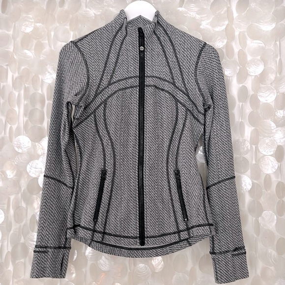 LULULEMON Define Hip-Length Jacket Women’s size 6 🩶🖤 Gray White Black - Picture 13 of 14
